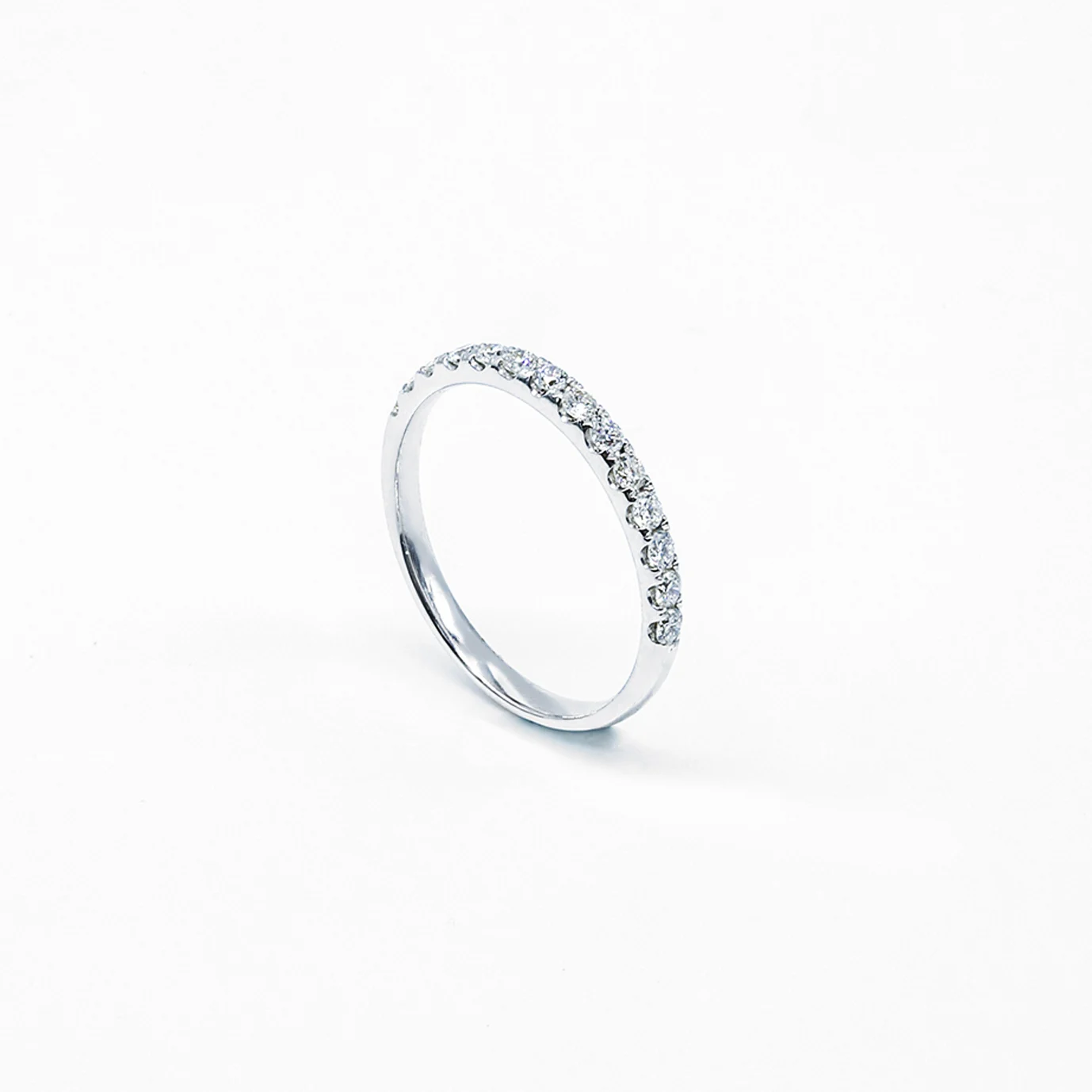 18K White Gold or Platinum 950 Classic Pavé Natural Diamond Ring