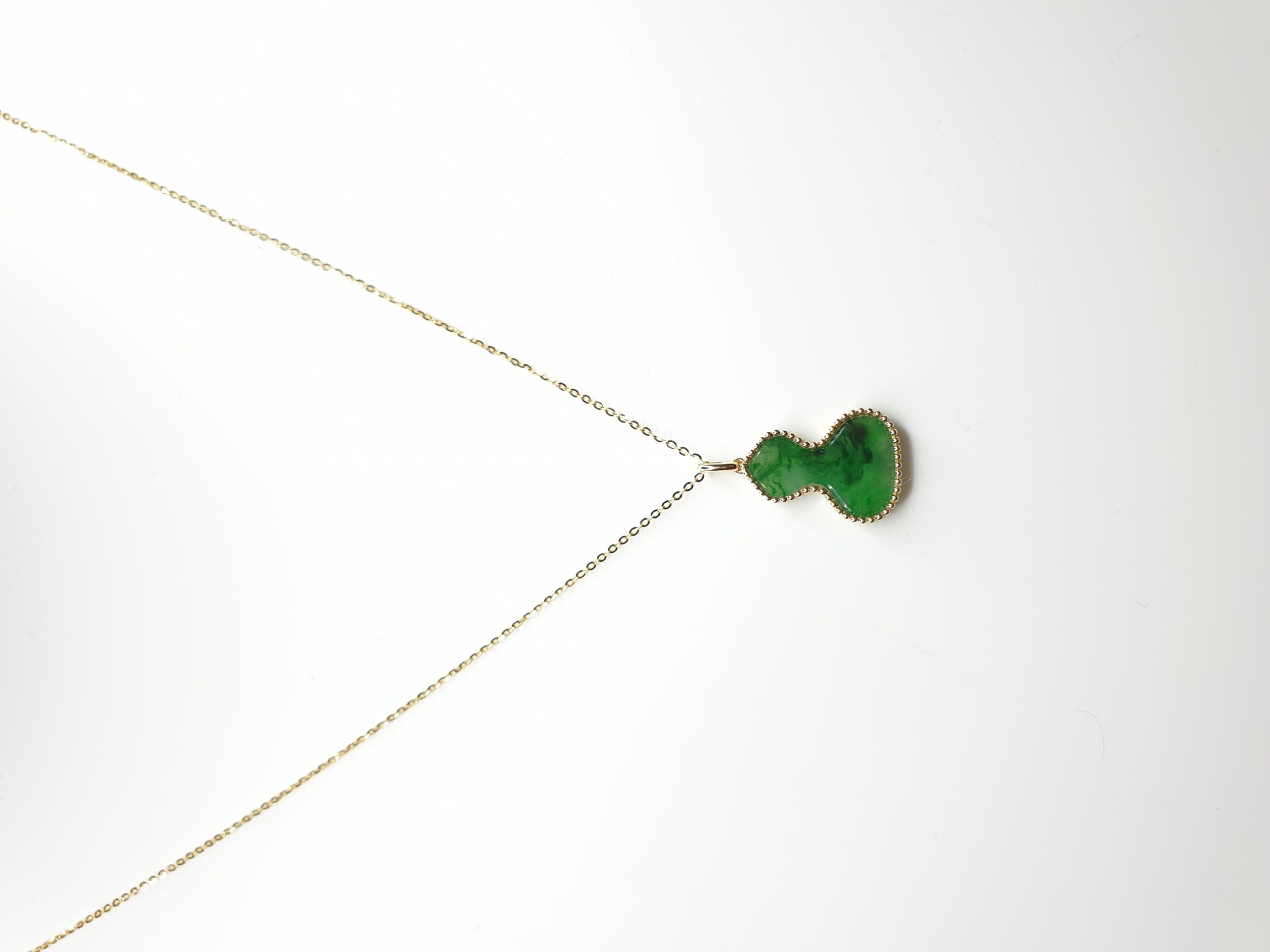 Necklace medium green