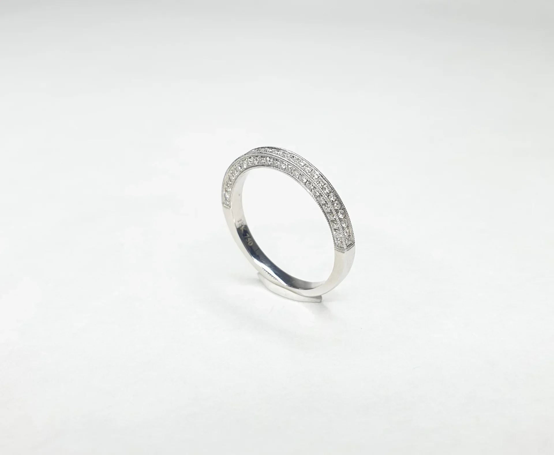 18K White Gold 3 sides diamond with Milgrain Natural Diamond Ring