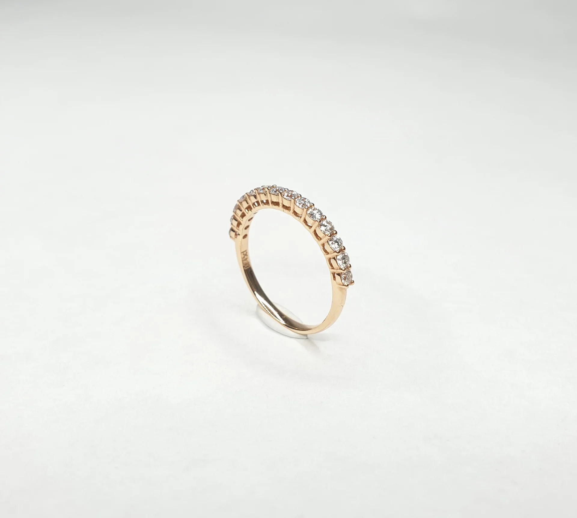 18K Rose Gold Share Prong Natural Diamond Ring