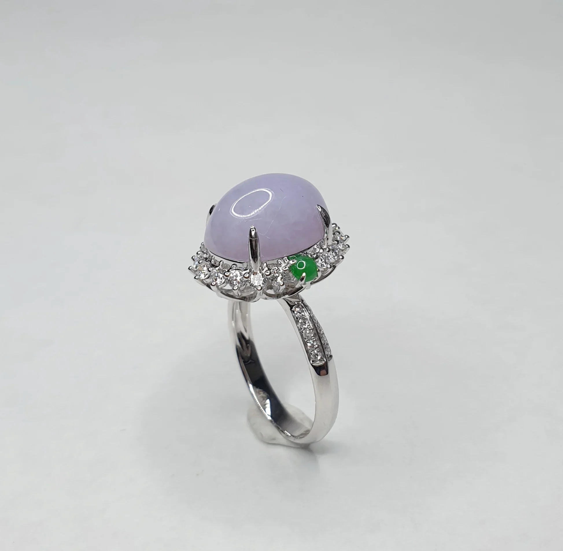 18K White Gold Lavender Cabochon Jadeite Jade Ring with Diamonds