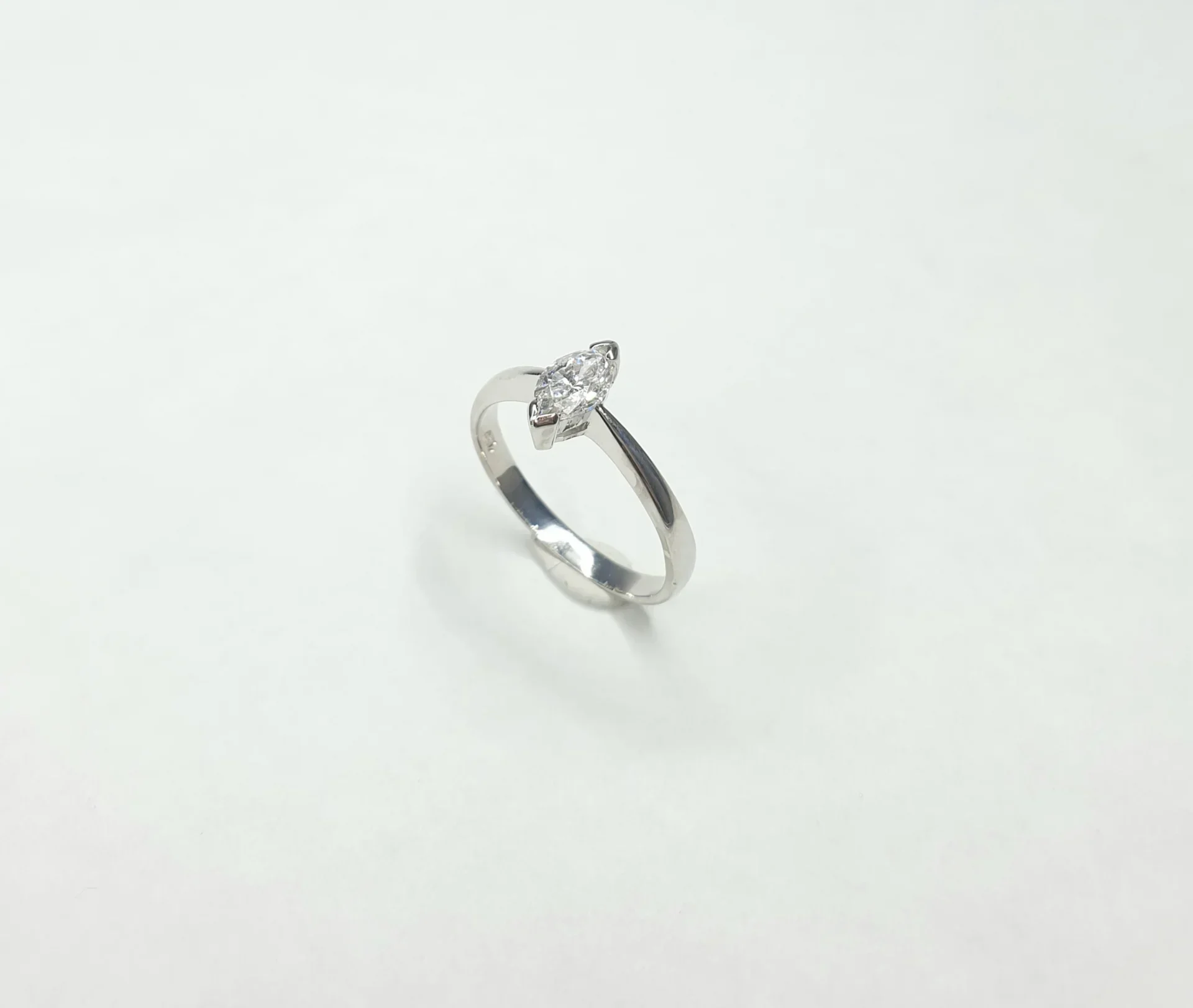 18K White Gold Marquise Shape Natural Diamond Solitaire Ring