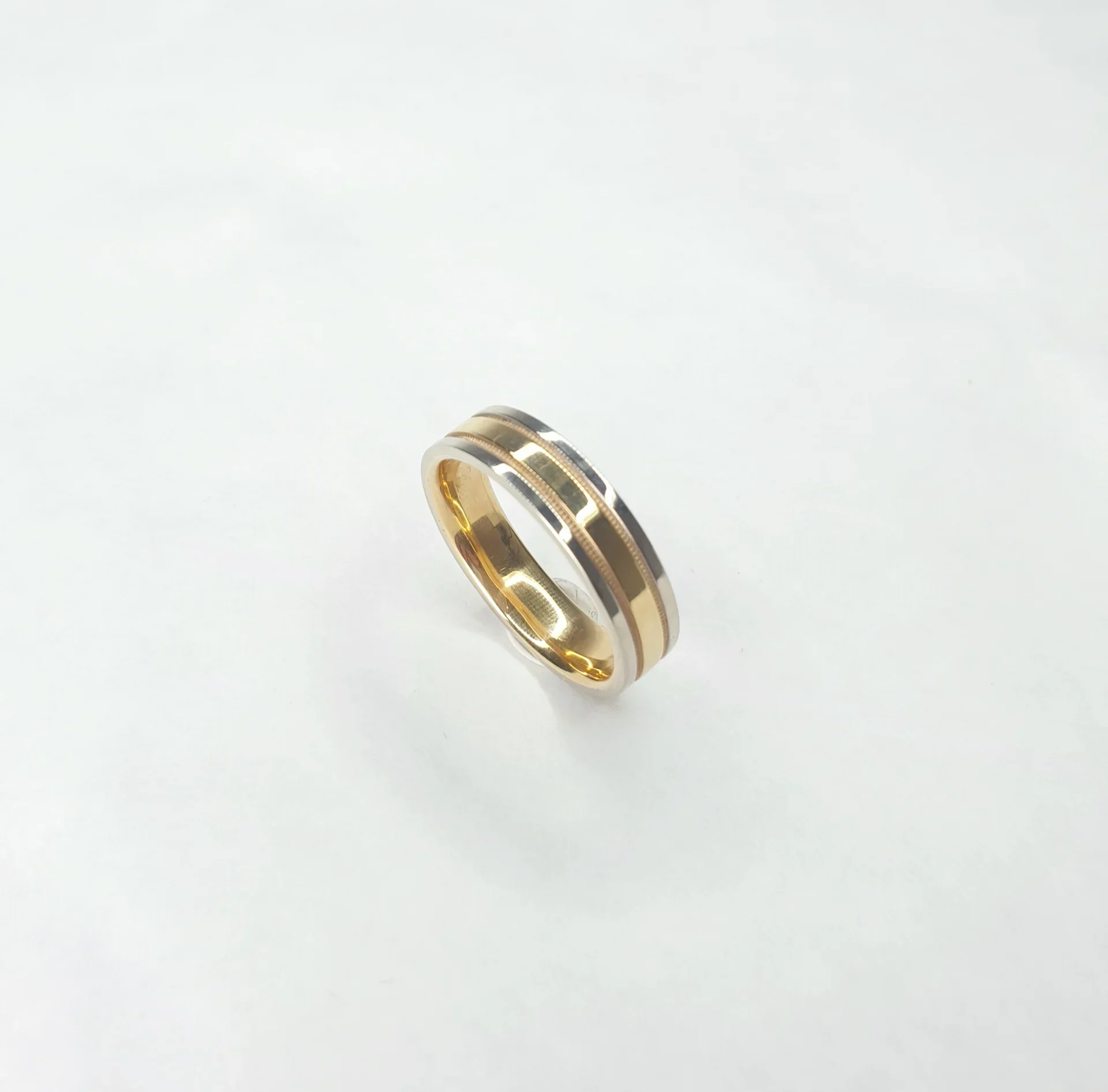 18k Yellow and White Gold Ring with Milgrain