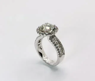18K White Gold 2CT Round Brilliant Halo Natural Diamond Ring