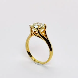 18K Yellow Gold 2.01ct Fancy Light Yellow Round Brilliant Cut Solitaire Natural Diamond Ring