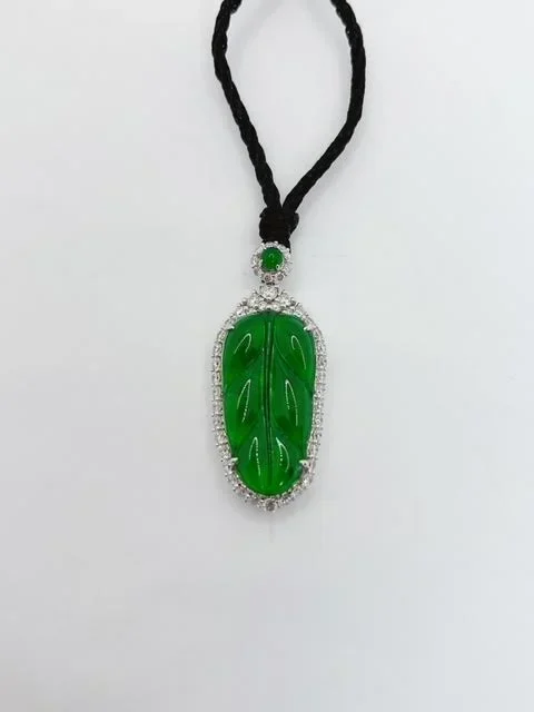 18K White Gold Bright Green Leaf Jadeite Jade Diamond Pendant