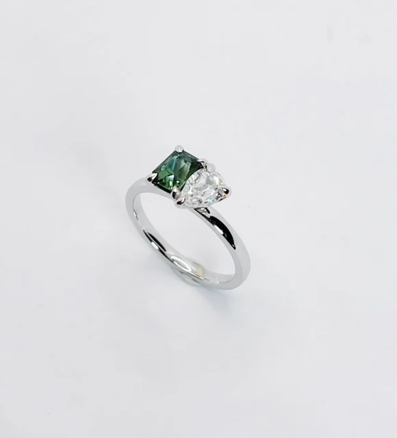 18K White Gold Pear Shape Natural Diamond with Unheated Madagascar Green Sapphire Ring