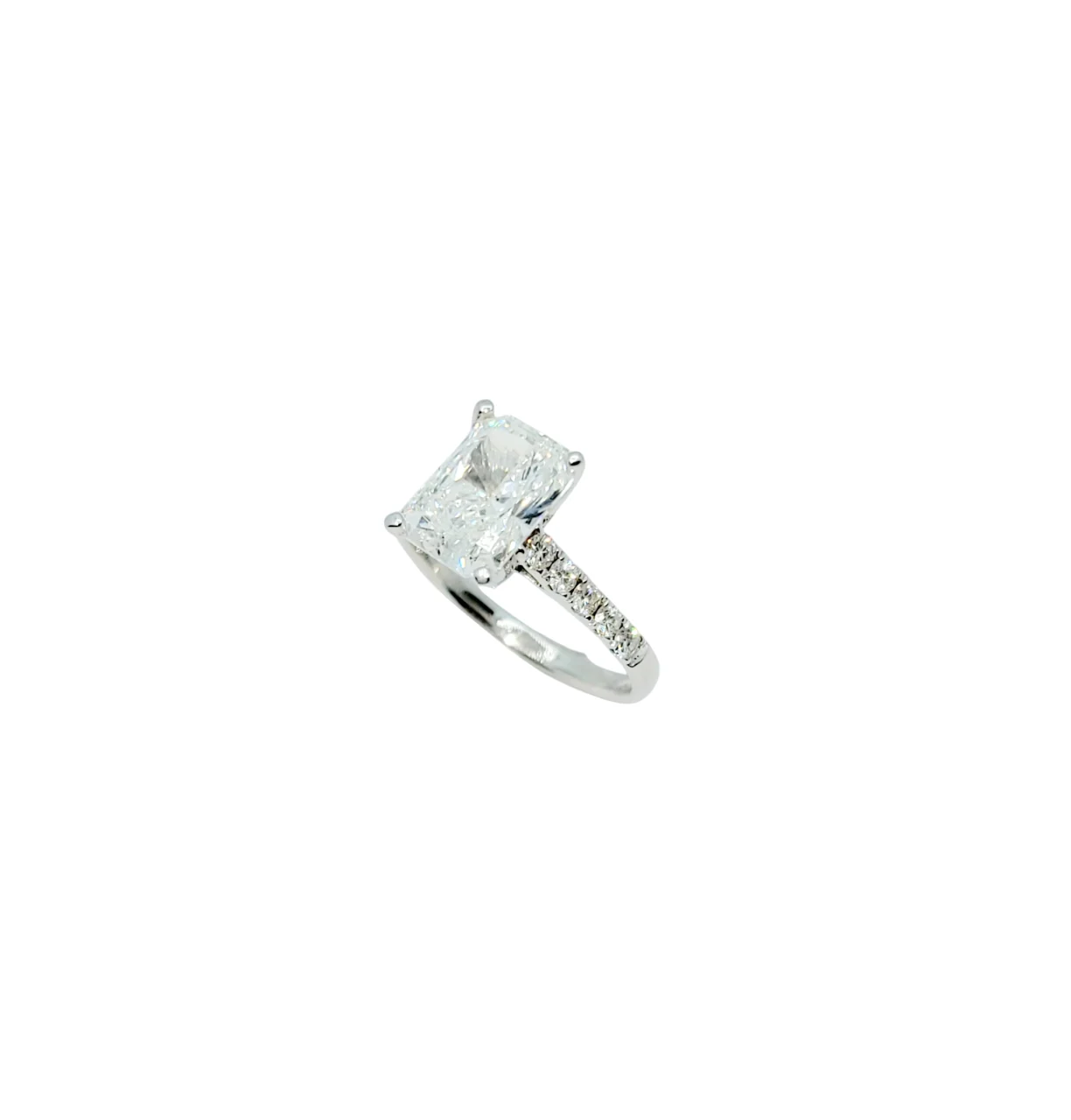 18K White Gold Radiant Cut Lab Grown Diamond Ring (2.04ct F VS1)