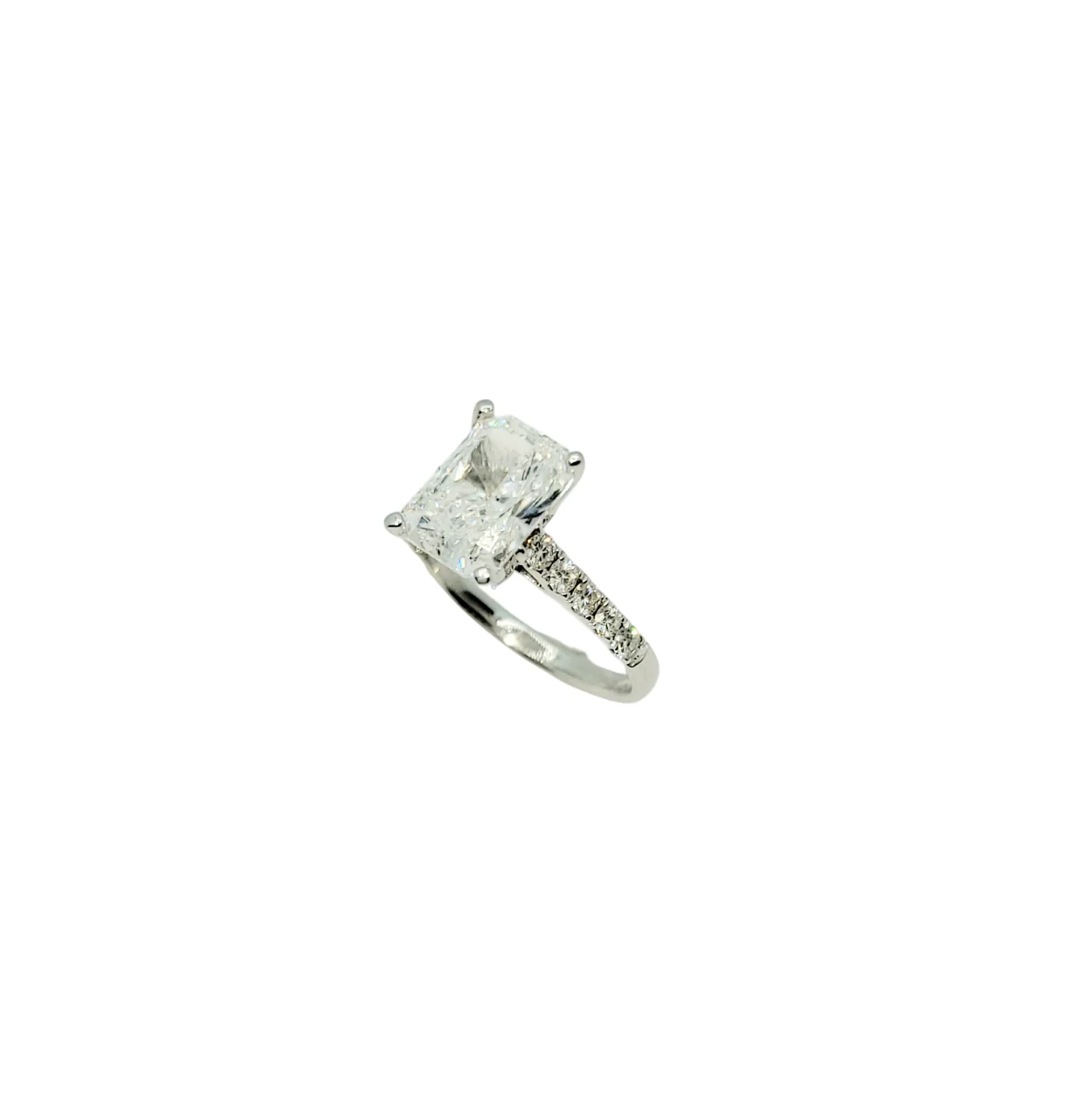 18K White Gold Radiant Cut Lab Grown Diamond Ring (2.04ct F VS1)