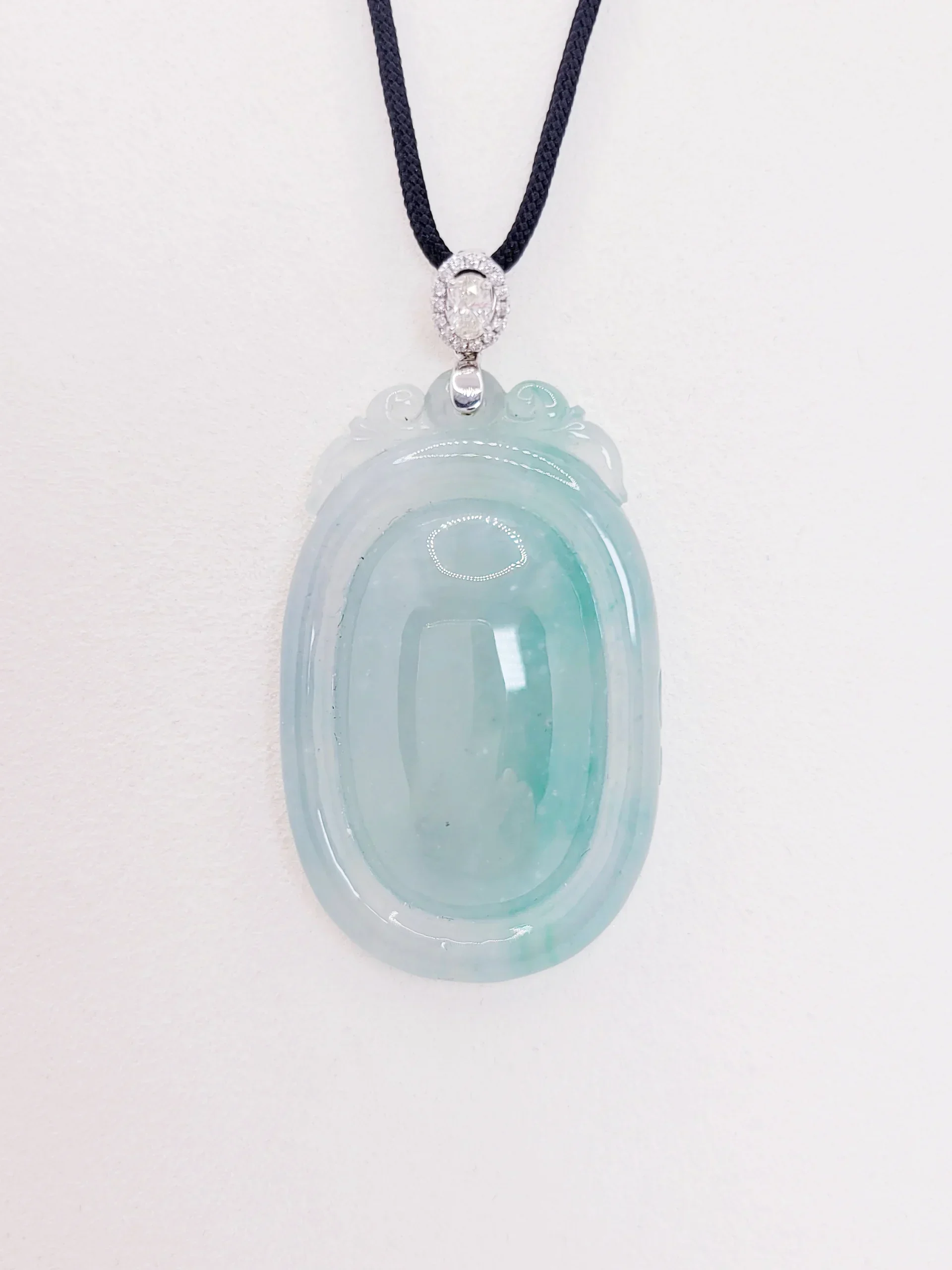 18K White Gold Light Green Carved with diamond Jadeite Jade pendant