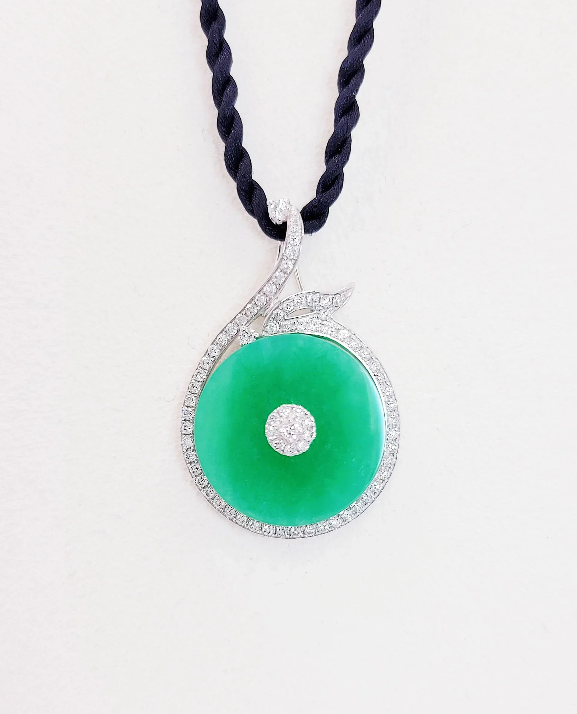 18K White Gold Light Green Round Plaque with diamond Jadeite Jade pendant