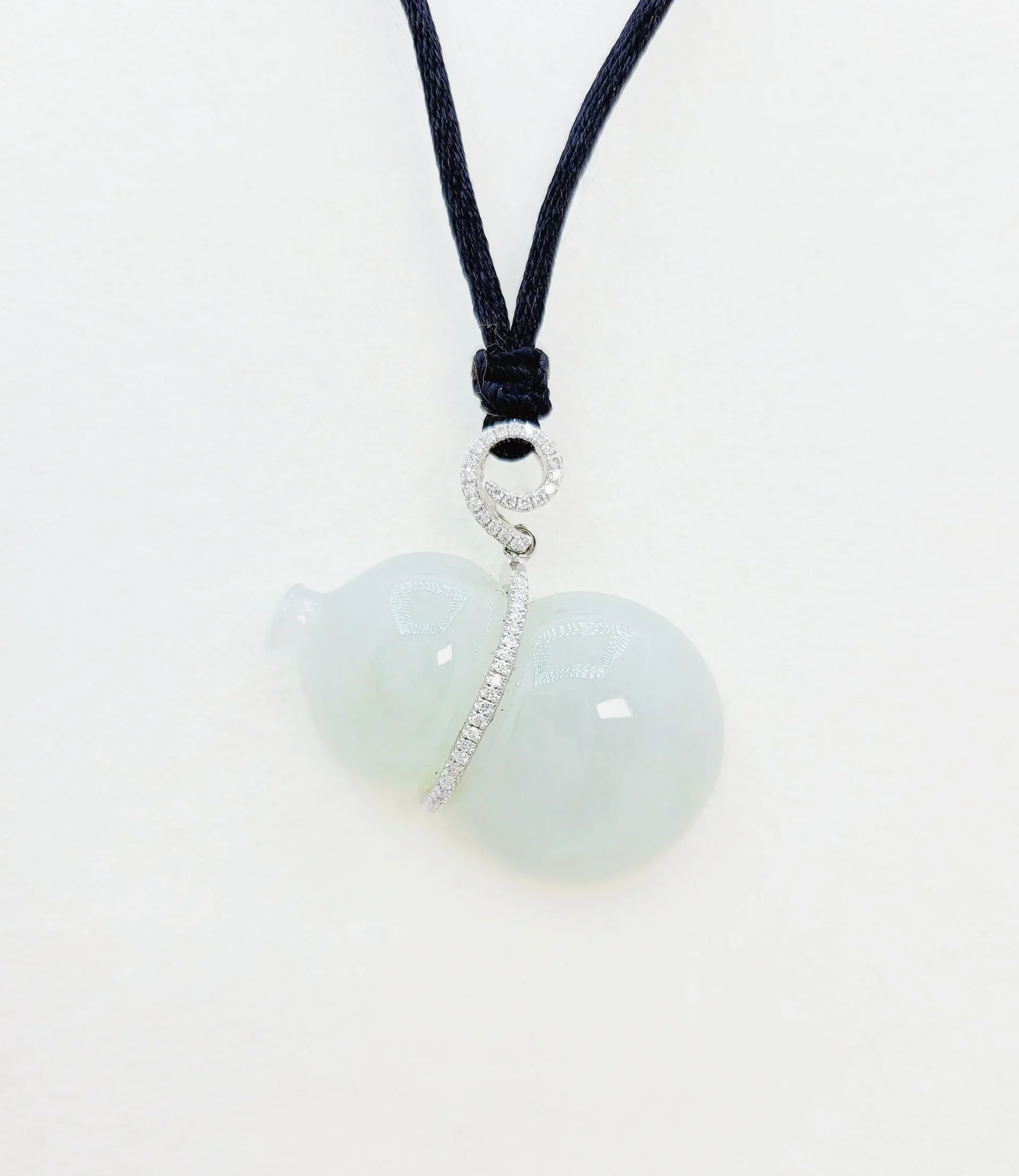 18K White Gold Icy Wulu Jadeite Jade Pendant with Diamonds