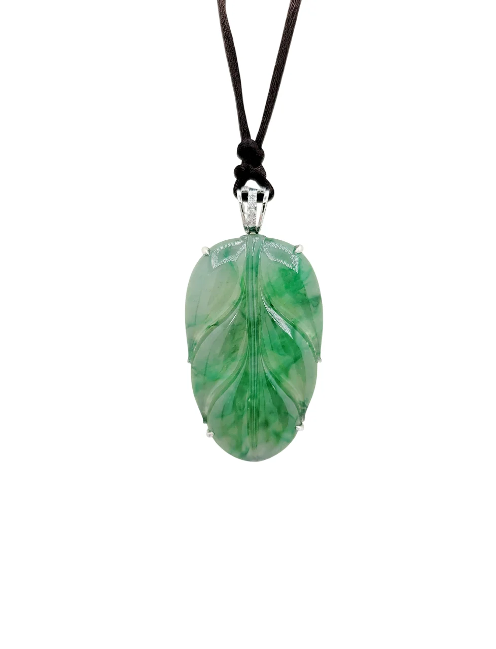 18K White Gold Green Leaf Jadeite Jade Pendant with Natural Diamonds
