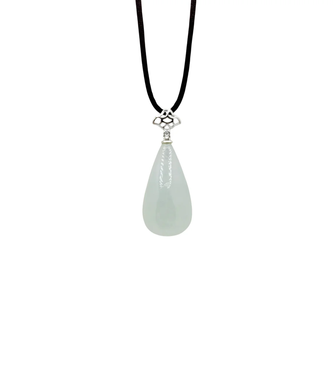 18K White Gold Icy Tear Drop Jadeite Jade Pendant With Natural Diamond