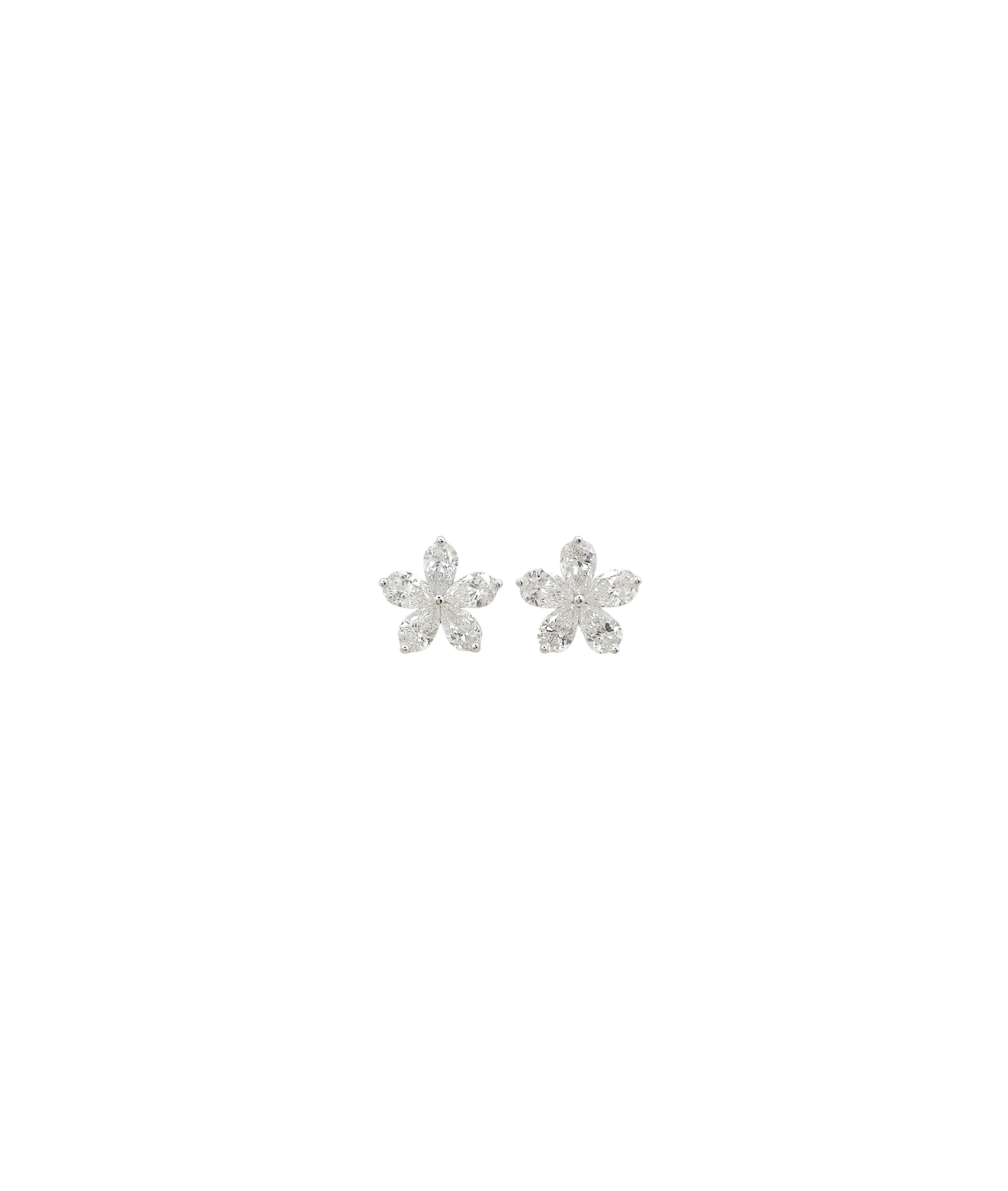 18K White Gold Flower Lab Grown Diamond Stud Earrings