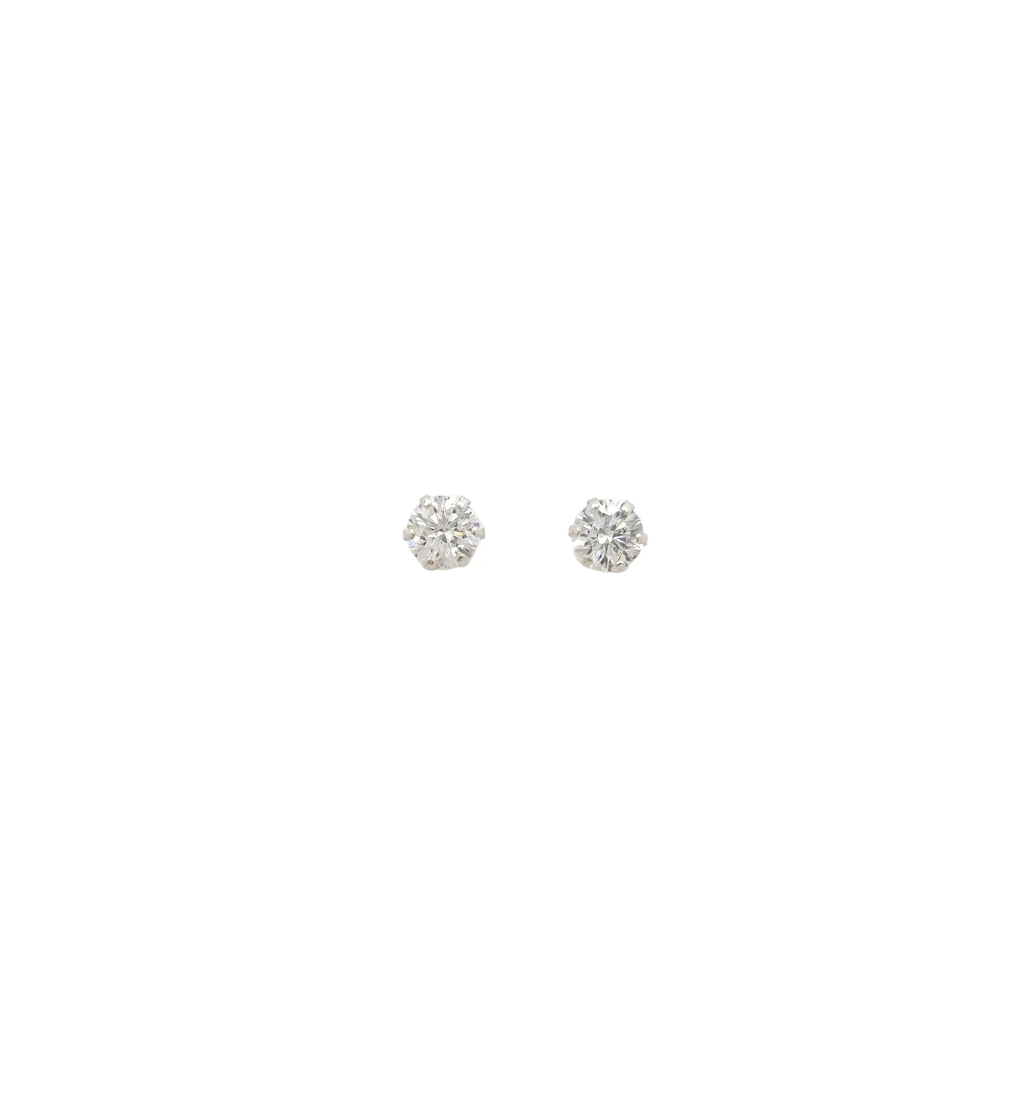 18K White or Yellow Gold Lab Grown Diamond Stud Earrings