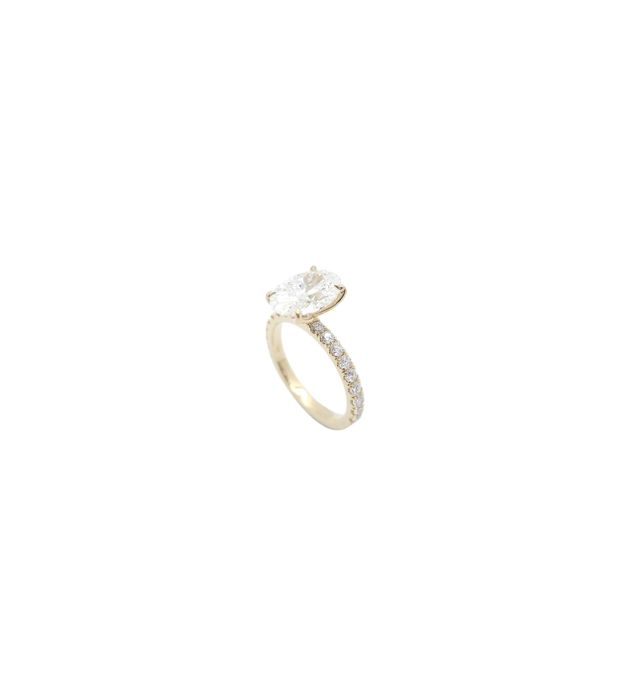 14K Yellow Gold Oval Brilliant Cut Lab Grown Diamond Ring