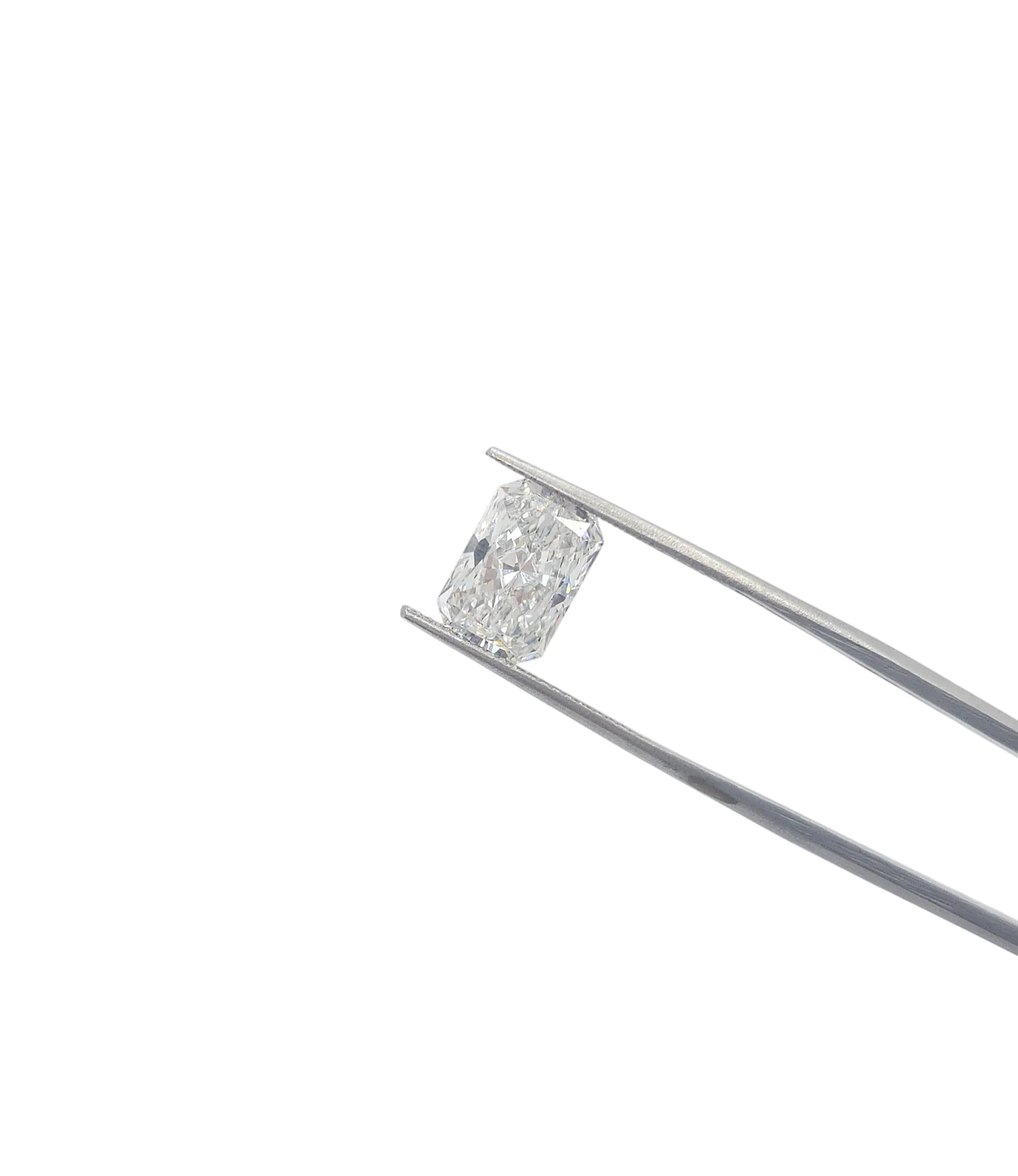 Radiant Brilliant Cut Lab Grown Diamond 2.83ct E VVS2